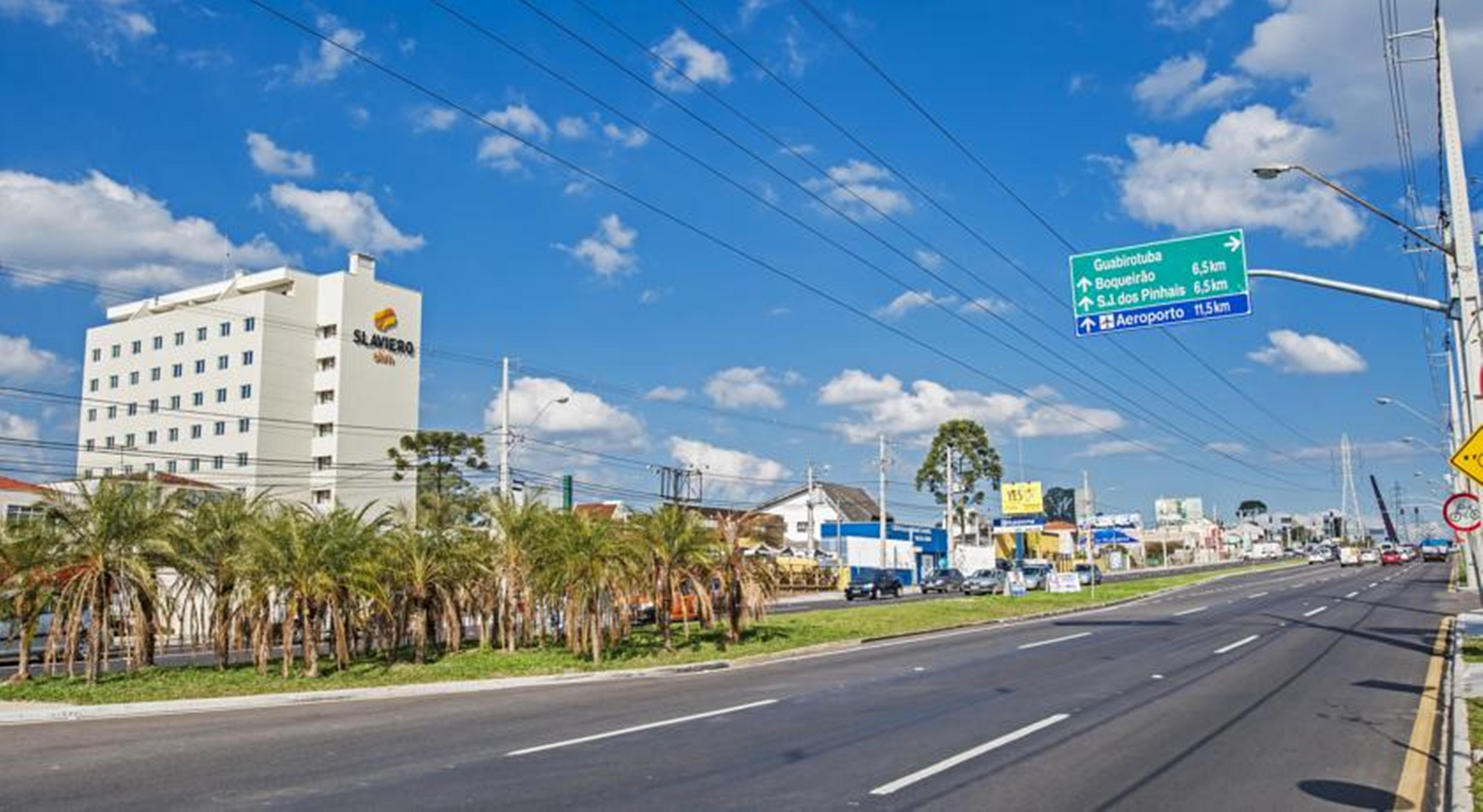 Slim Curitiba Av Das Torres Hotel Exterior photo